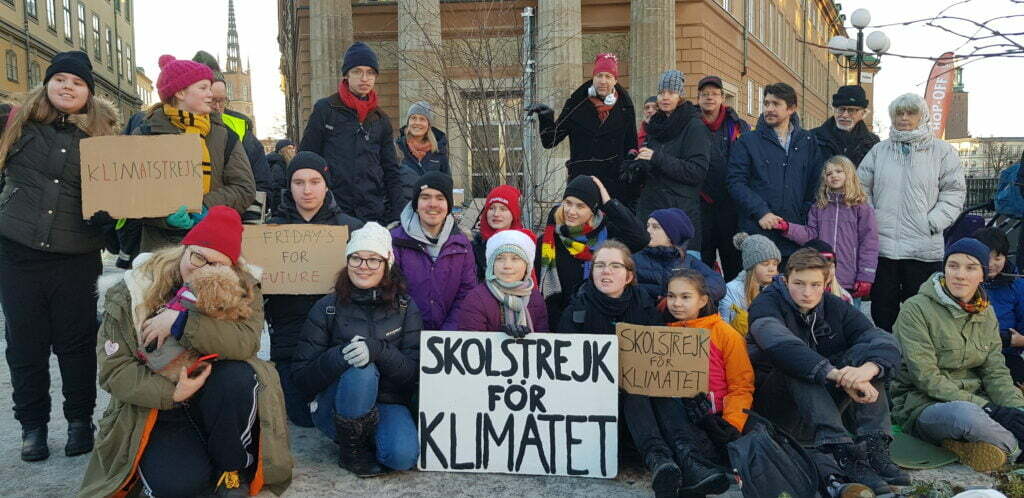 Ett gäng klimatstejkare på mynttorget