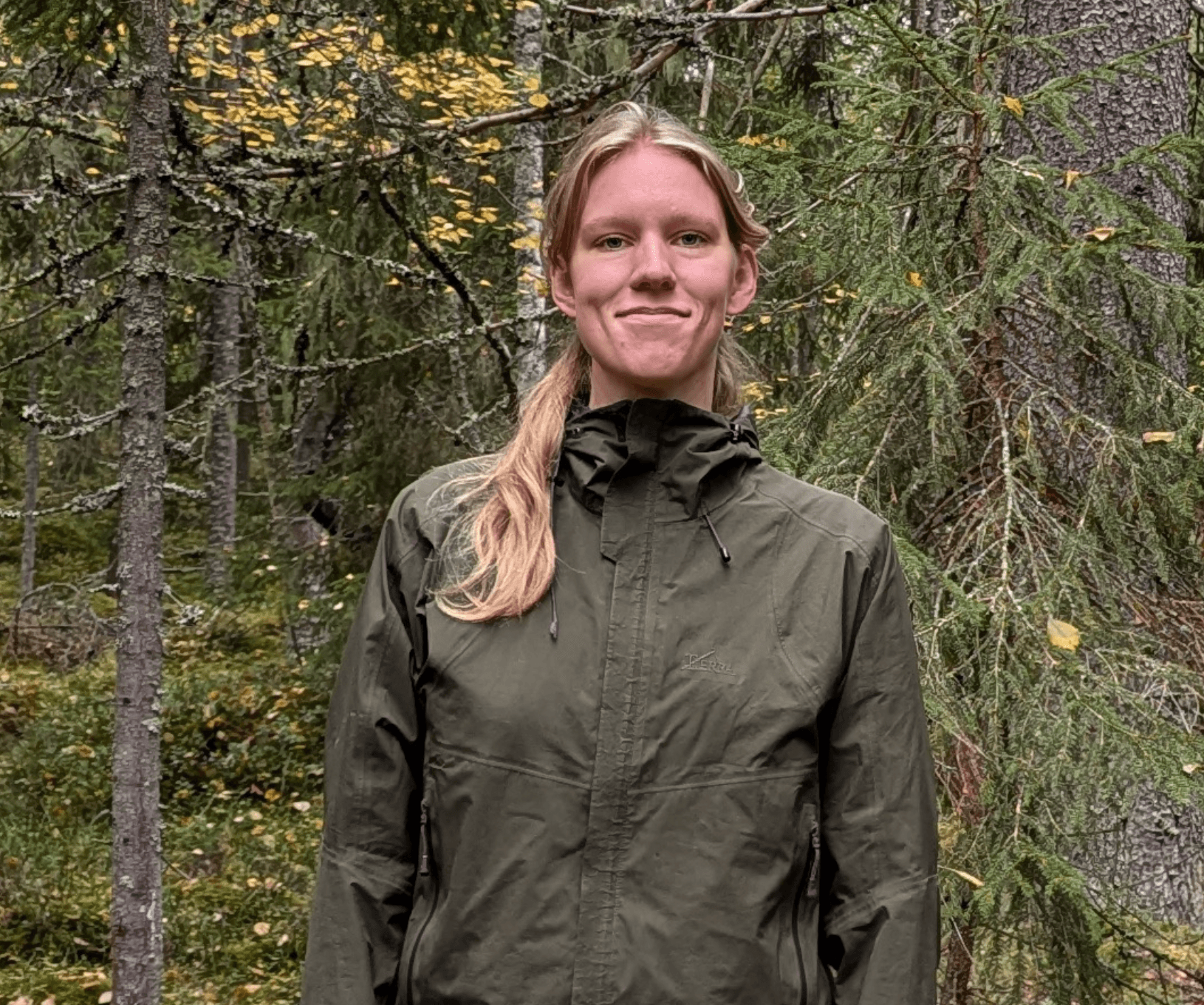 Signe Rönnegård i skogen